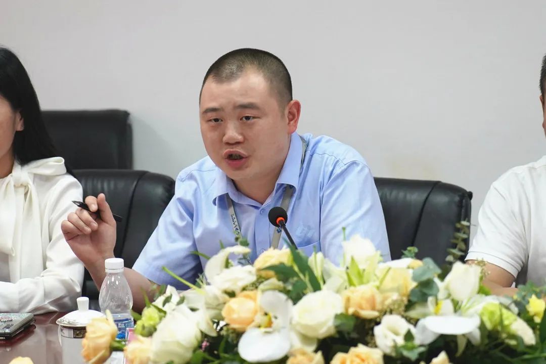 四川省企業(yè)經(jīng)濟(jì)促進(jìn)會(huì)李光明書記蒞臨藍(lán)海智裝調(diào)研